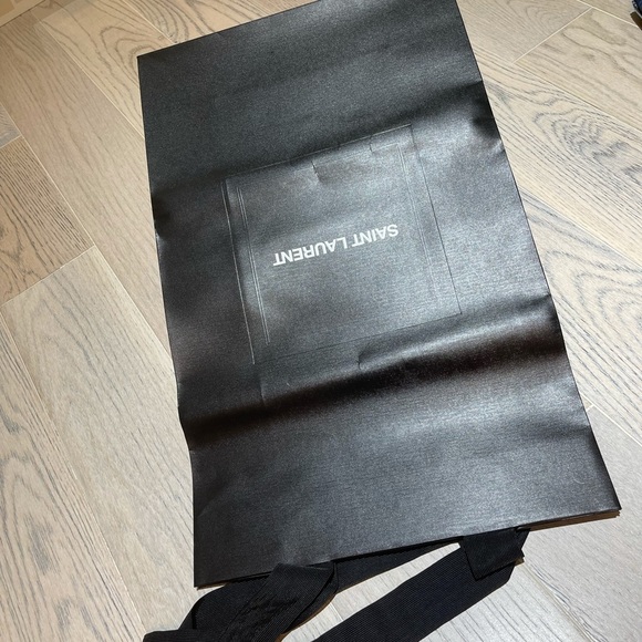 Saint Lauren package - Picture 3 of 3